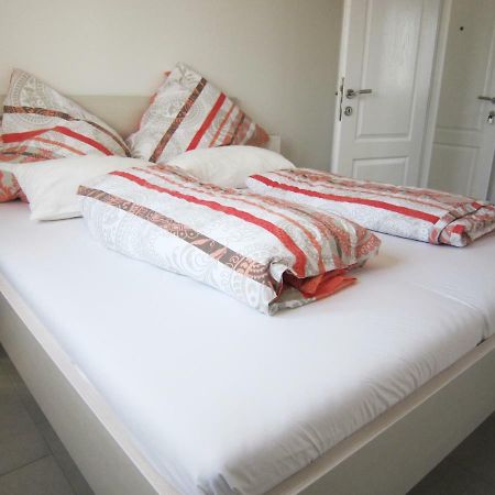 M&B Guest House Srima Buitenkant foto